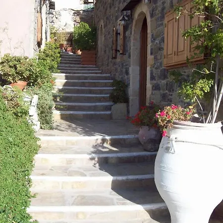 Diktynna Traditional Villas Aparthotel 4*